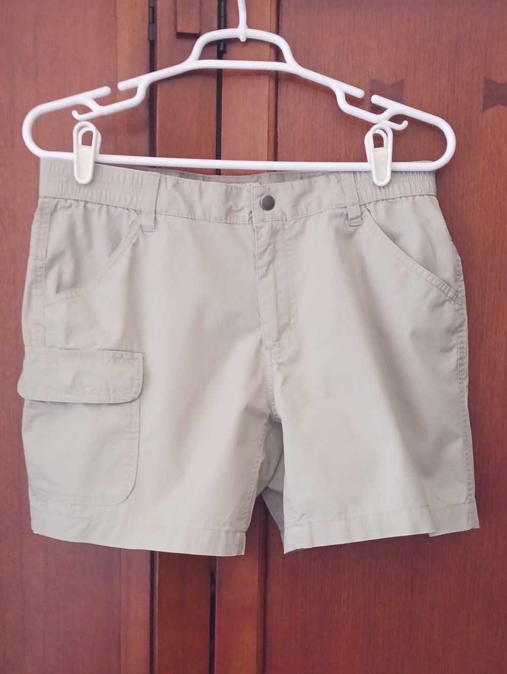 Columbia Women's Cargo Shorts - Light Khaki